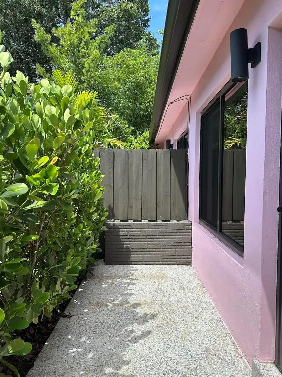 1117 NE 17TH, Fort Lauderdale FL 33304 photo 2