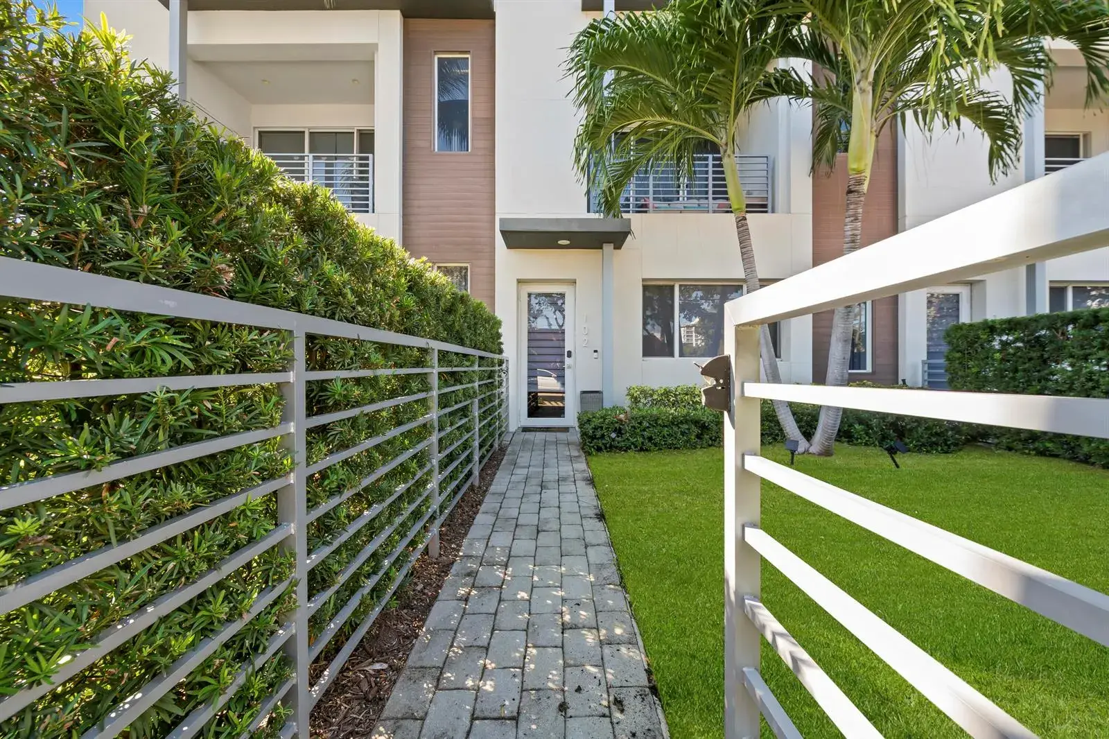 1025 NE 18th Avenue # 102, Fort Lauderdale FL 33304