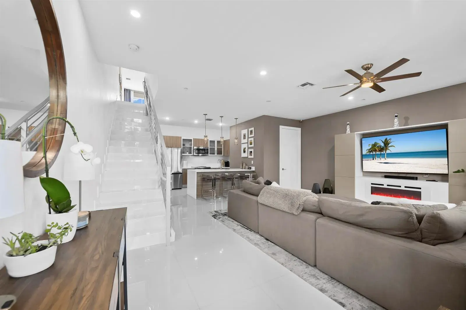 1025 NE 18th Avenue # 102, Fort Lauderdale FL 33304