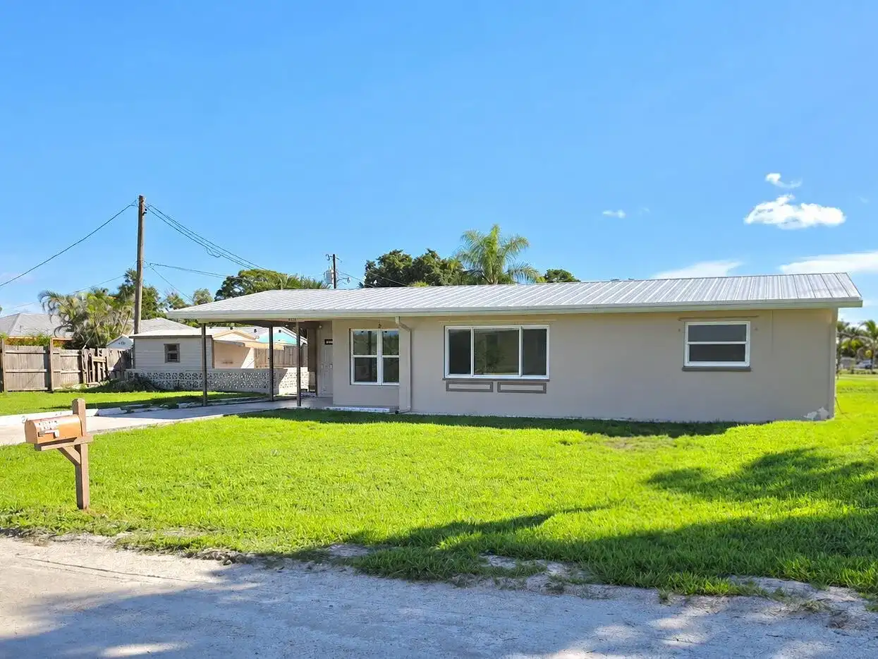 4651 SE CHATHAM Avenue, Stuart FL 34997