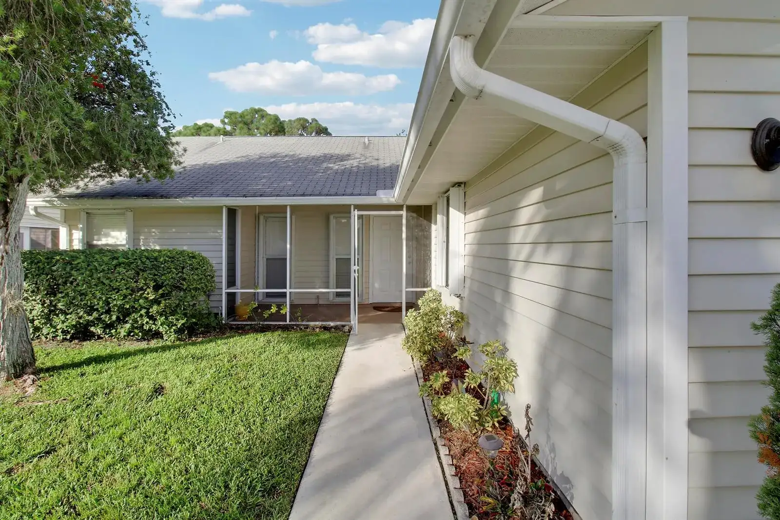 6625 SE WIGEON Court, Stuart FL 34997 photo 4
