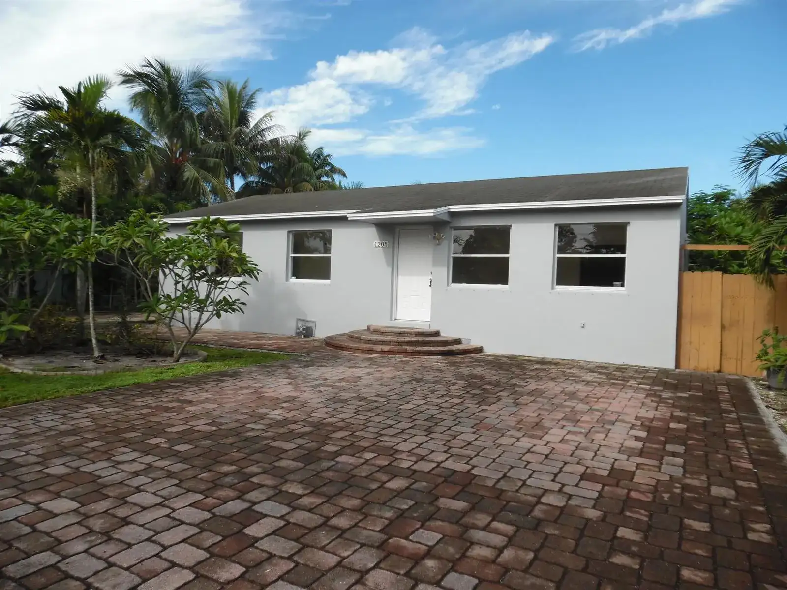 1205 Mathis Street, FL 33461 photo 2