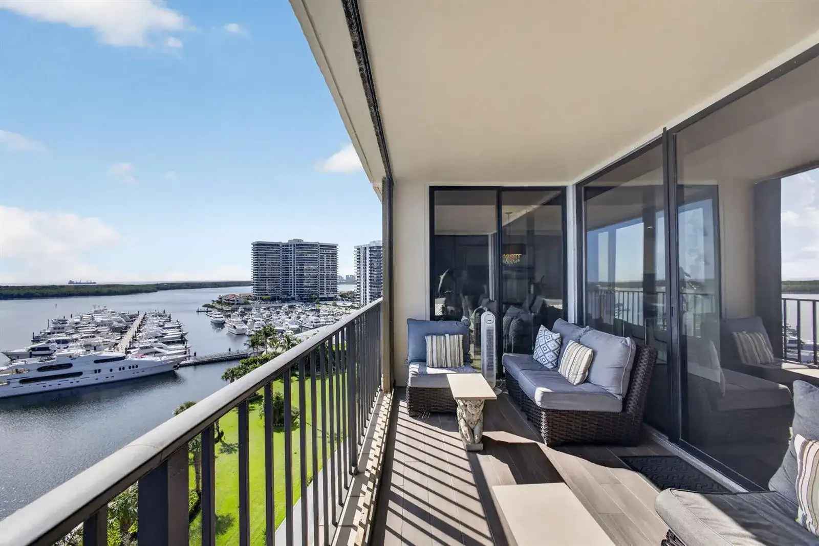 126 LAKESHORE Drive # 1125, North Palm Beach FL 33408 photo 5