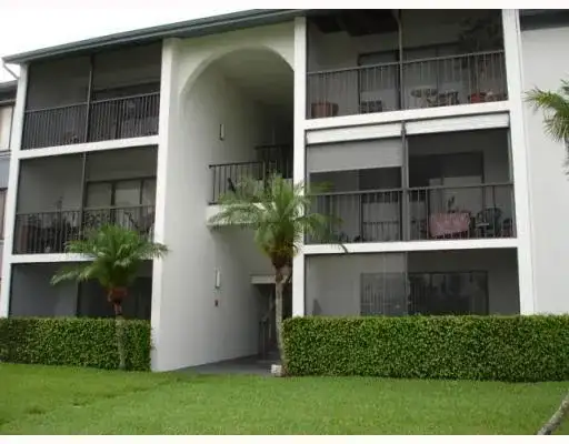 1105 GREEN PINE Boulevard # C2, West Palm Beach FL 33409 photo 3