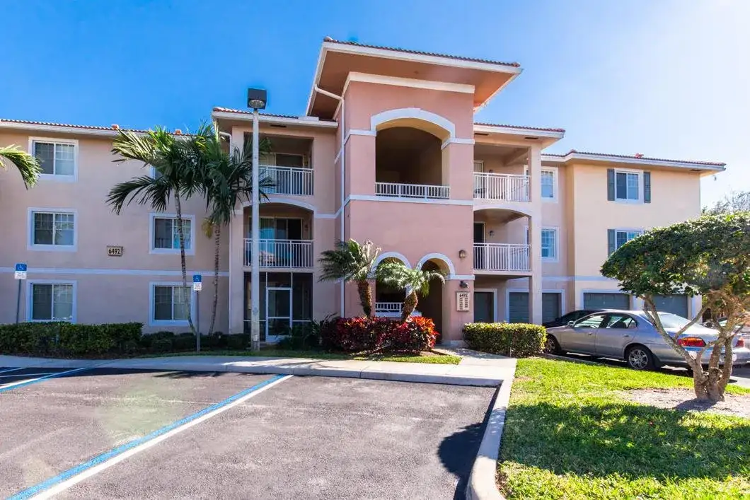 6492 EMERALD DUNES Drive # 205, West Palm Beach FL 33411 photo 2