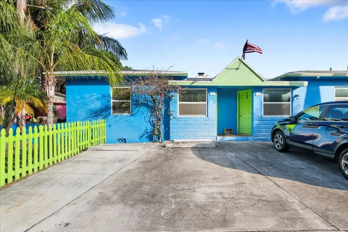 205 Palm Street, Lantana FL 33462
