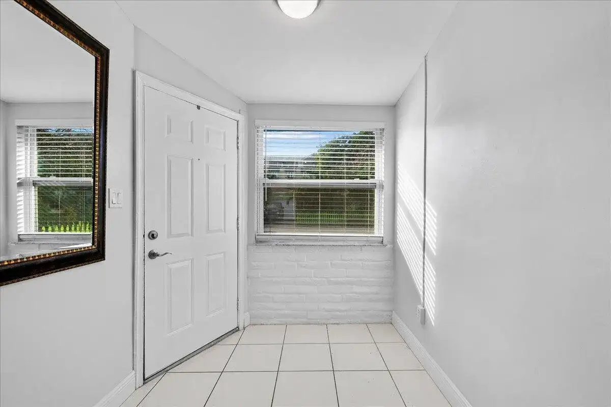 205 Palm Street, Lantana FL 33462 photo 2