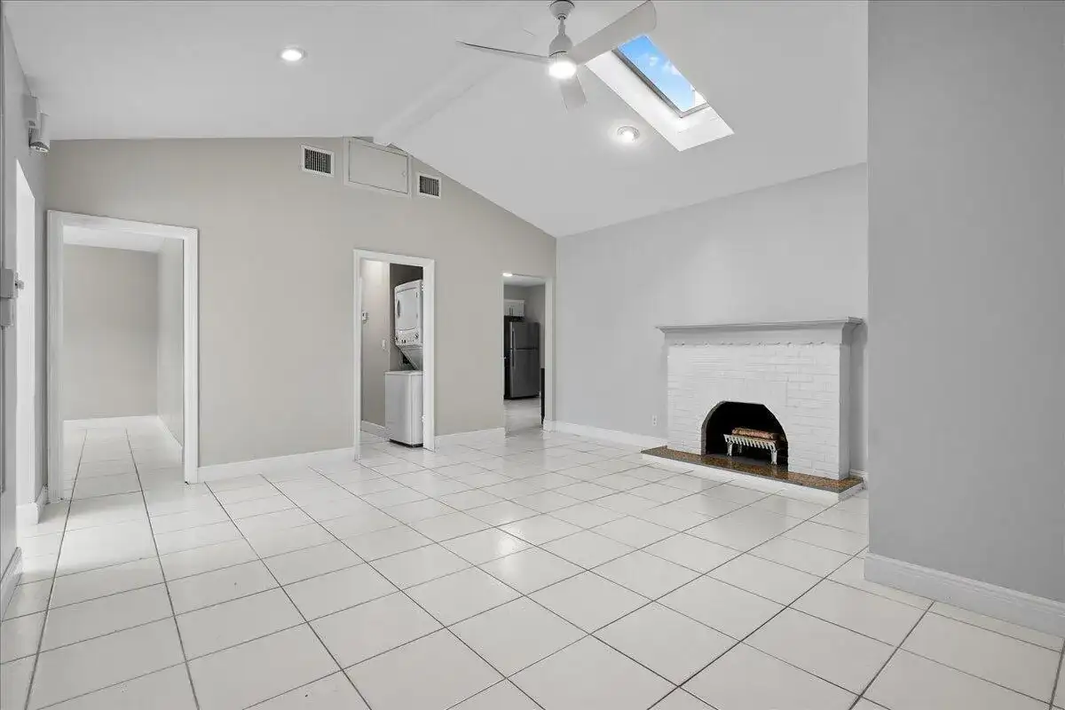 205 Palm Street, Lantana FL 33462 photo 4
