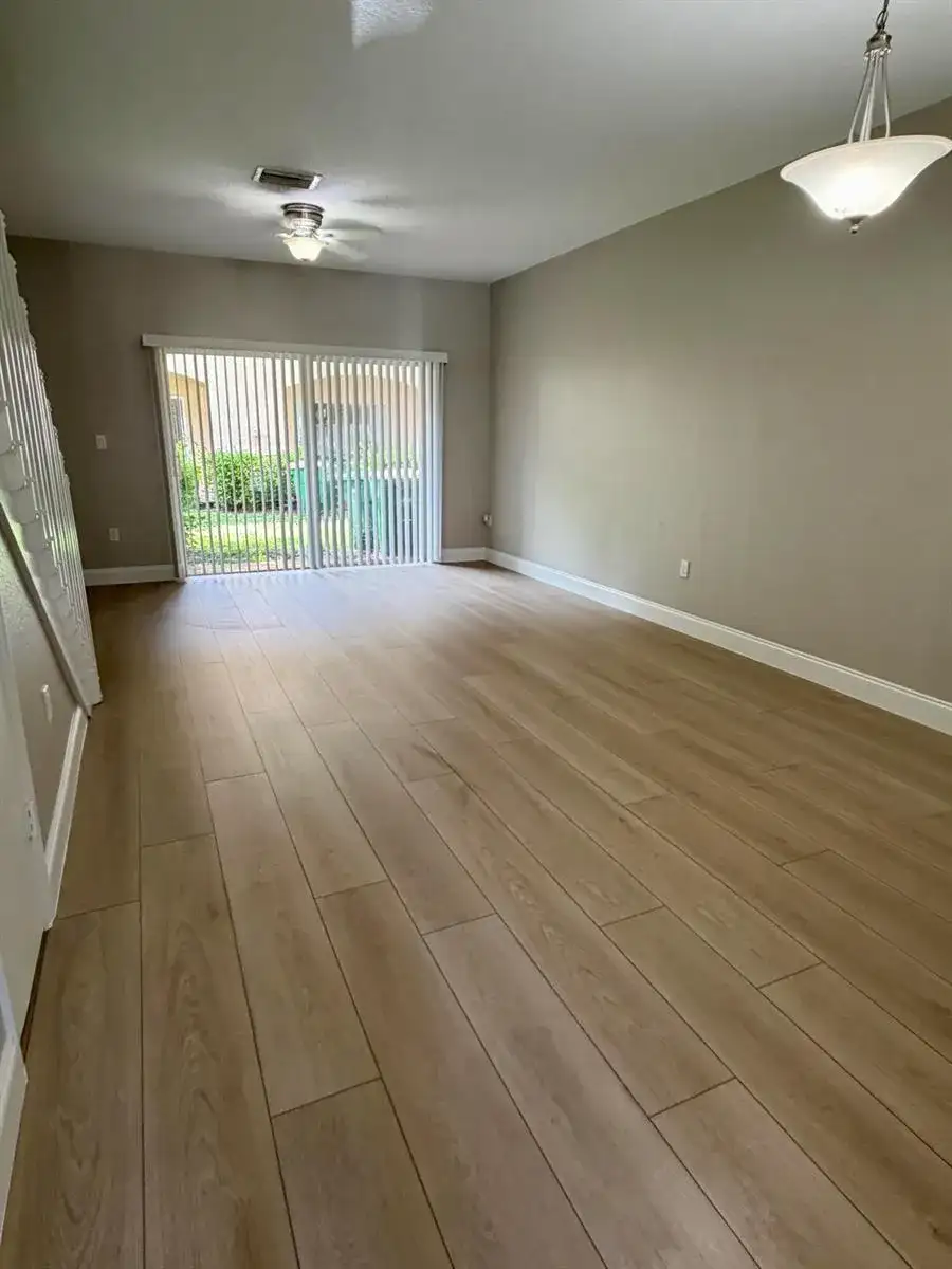 8884 N Isles Circle, Tamarac FL 33321 photo 2