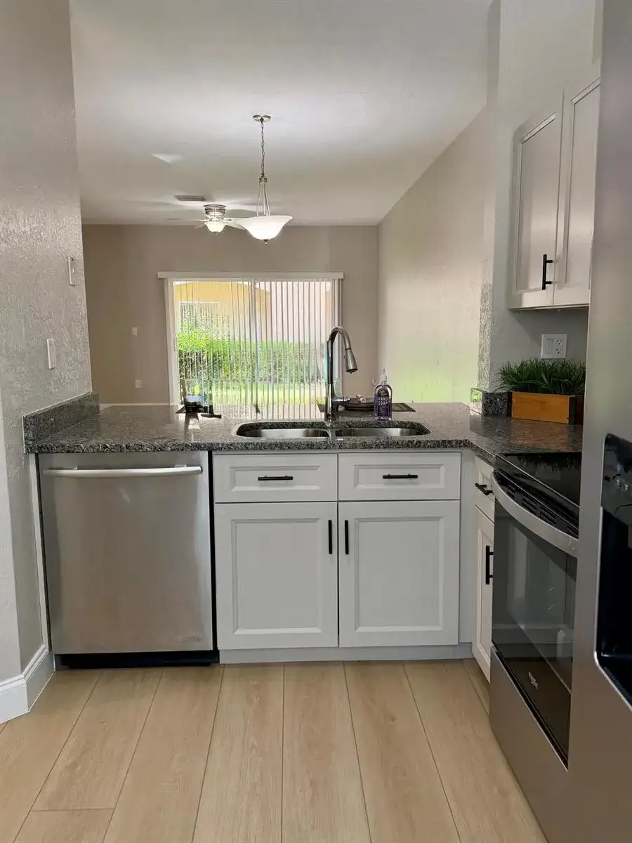 8884 N Isles Circle, Tamarac FL 33321 photo 5