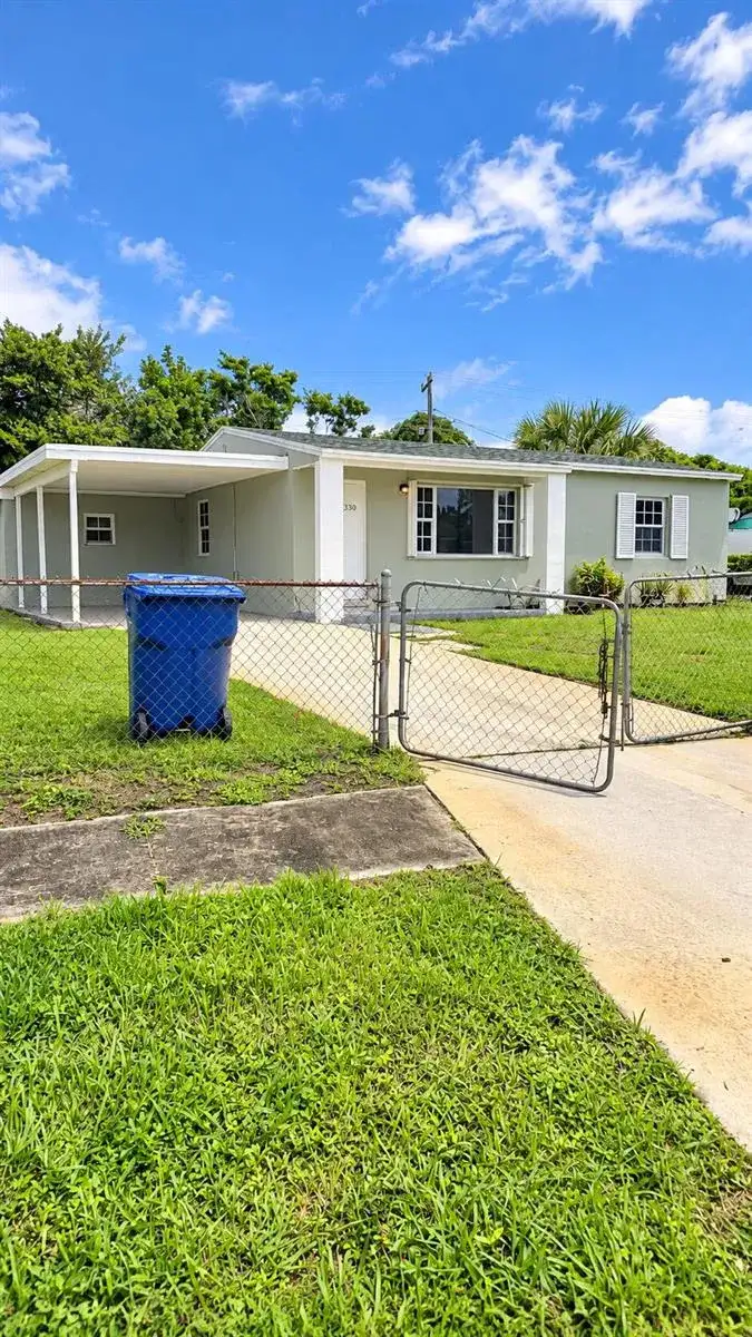 330 W 29TH Street W, Riviera Beach FL 33404 photo 2
