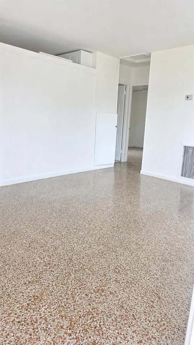 330 W 29TH Street W, Riviera Beach FL 33404 photo 3