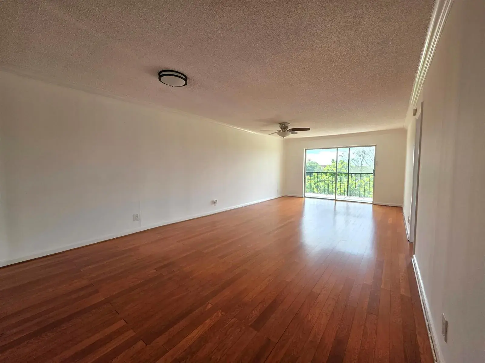 5860 NW 44TH Street # 502, Lauderhill FL 33319