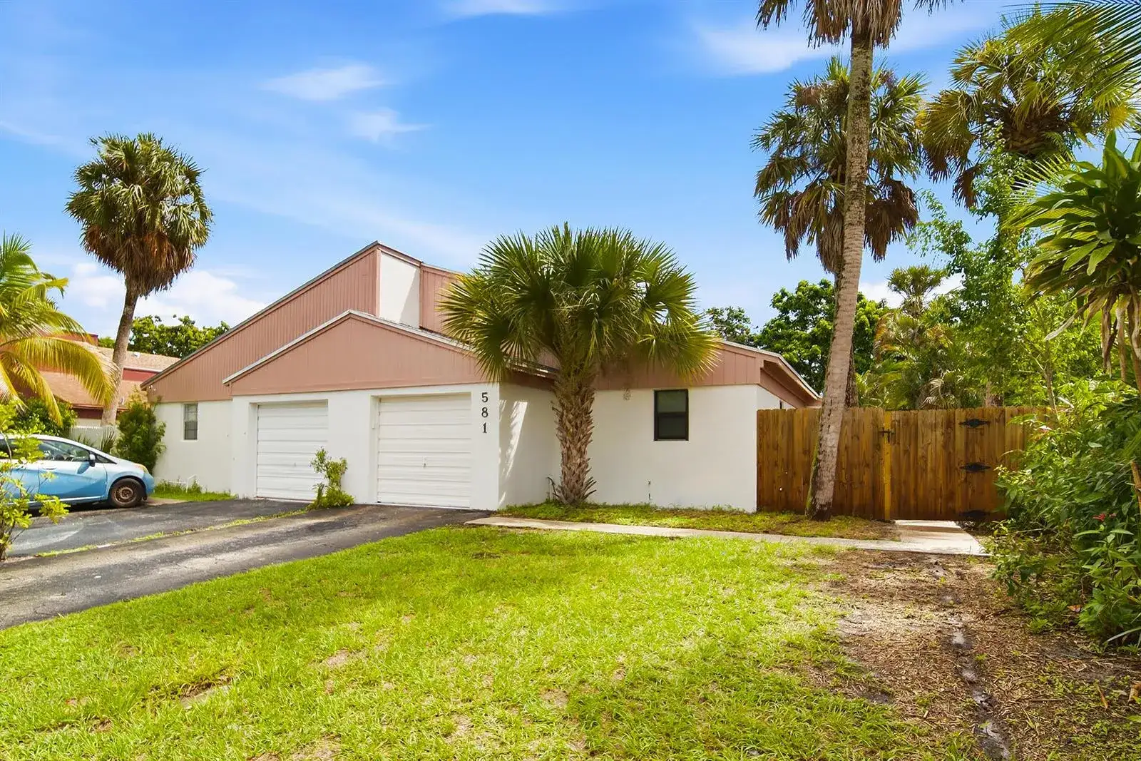 581 NW 47TH Avenue, Delray Beach FL 33445 photo 2