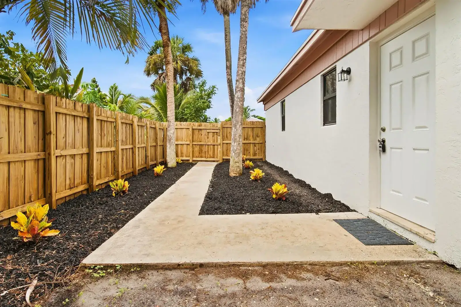 581 NW 47TH Avenue, Delray Beach FL 33445 photo 3