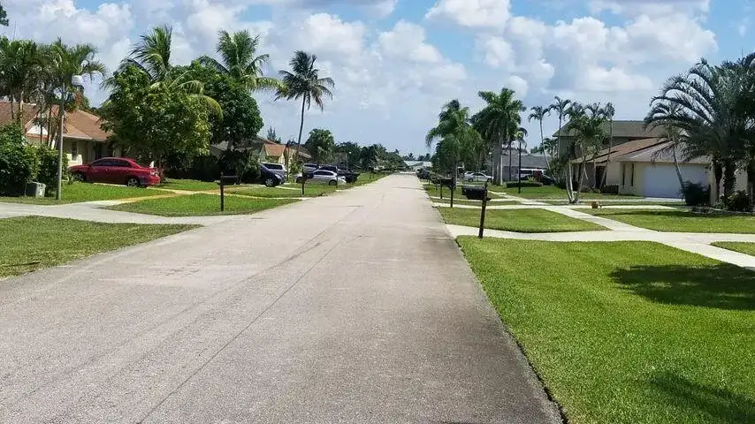 788 RYANWOOD Drive, FL 33413 photo 3