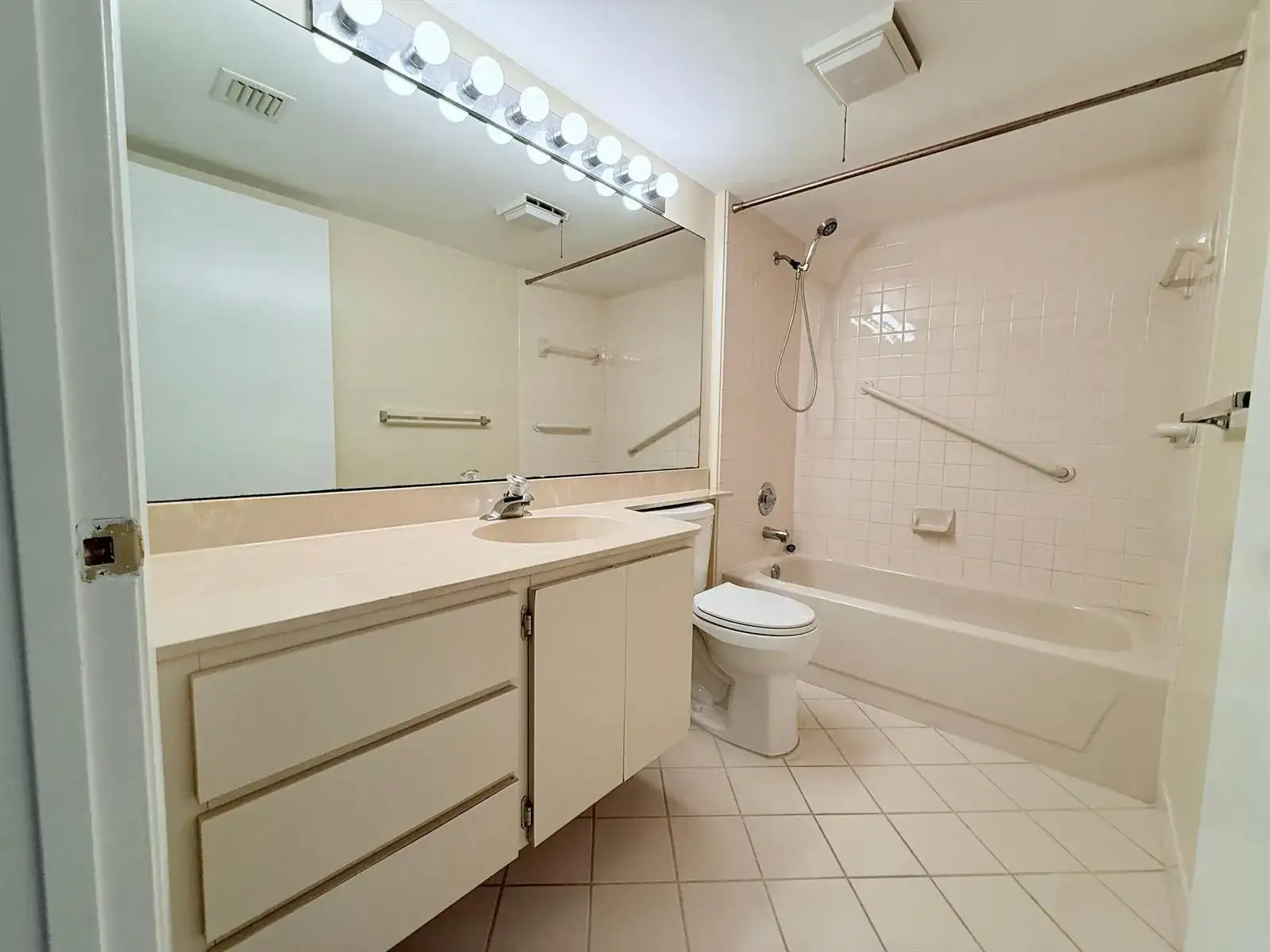 2621 Village Boulevard # 206, West Palm Beach FL 33409 photo 5
