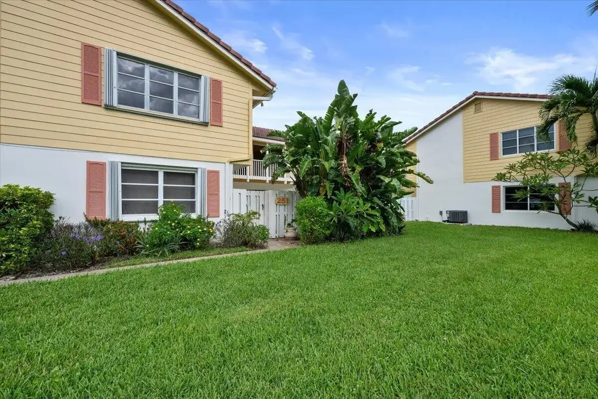 251 SEABREEZE Circle, Jupiter FL 33477