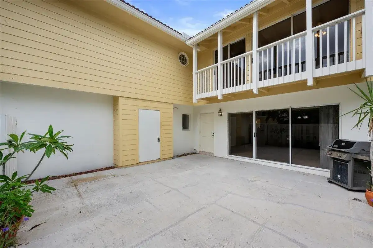 251 SEABREEZE Circle, Jupiter FL 33477 photo 2