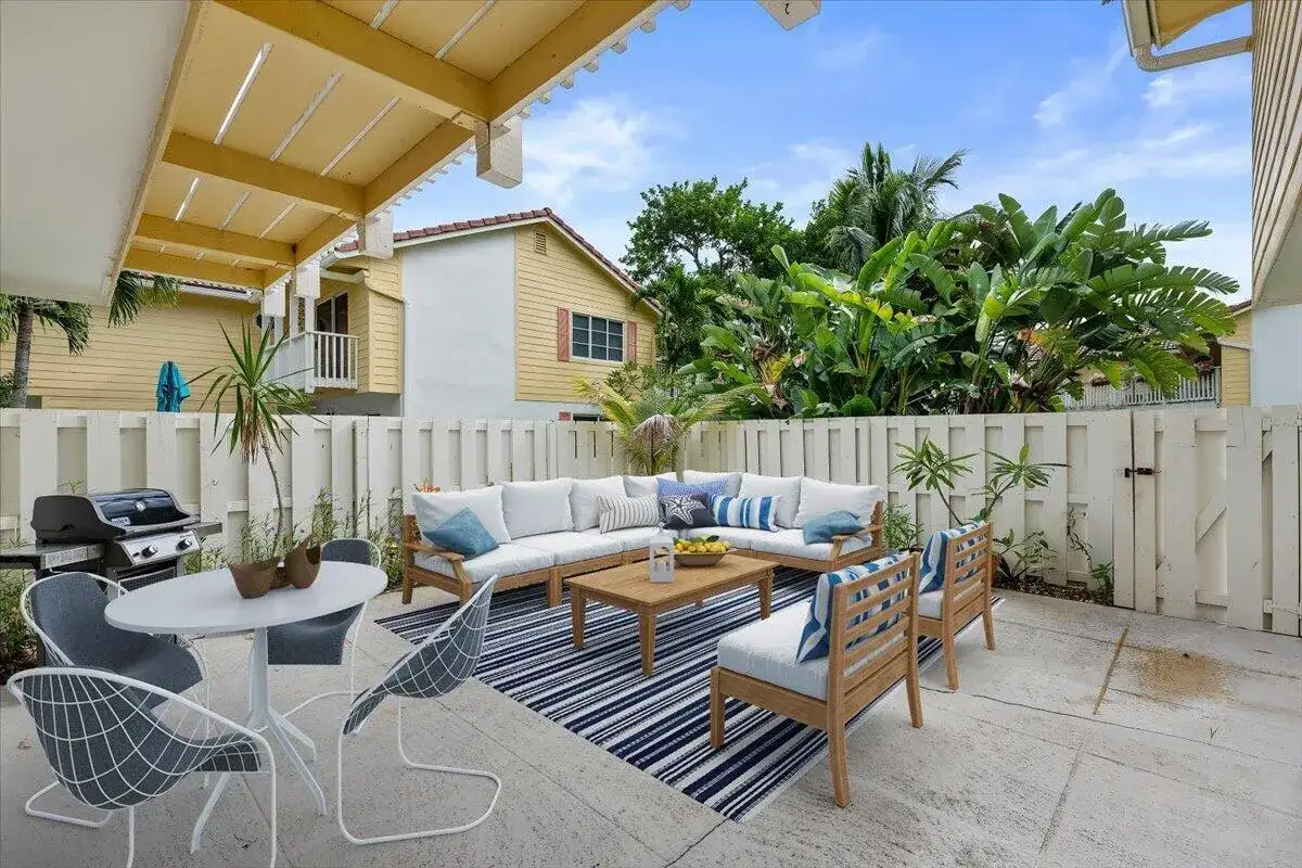 251 SEABREEZE Circle, Jupiter FL 33477 photo 3