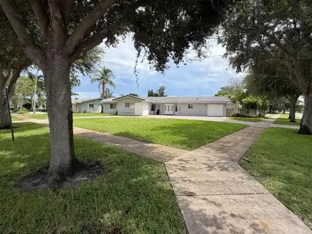4318 TAYLOR Street, Hollywood FL 33021 photo 2
