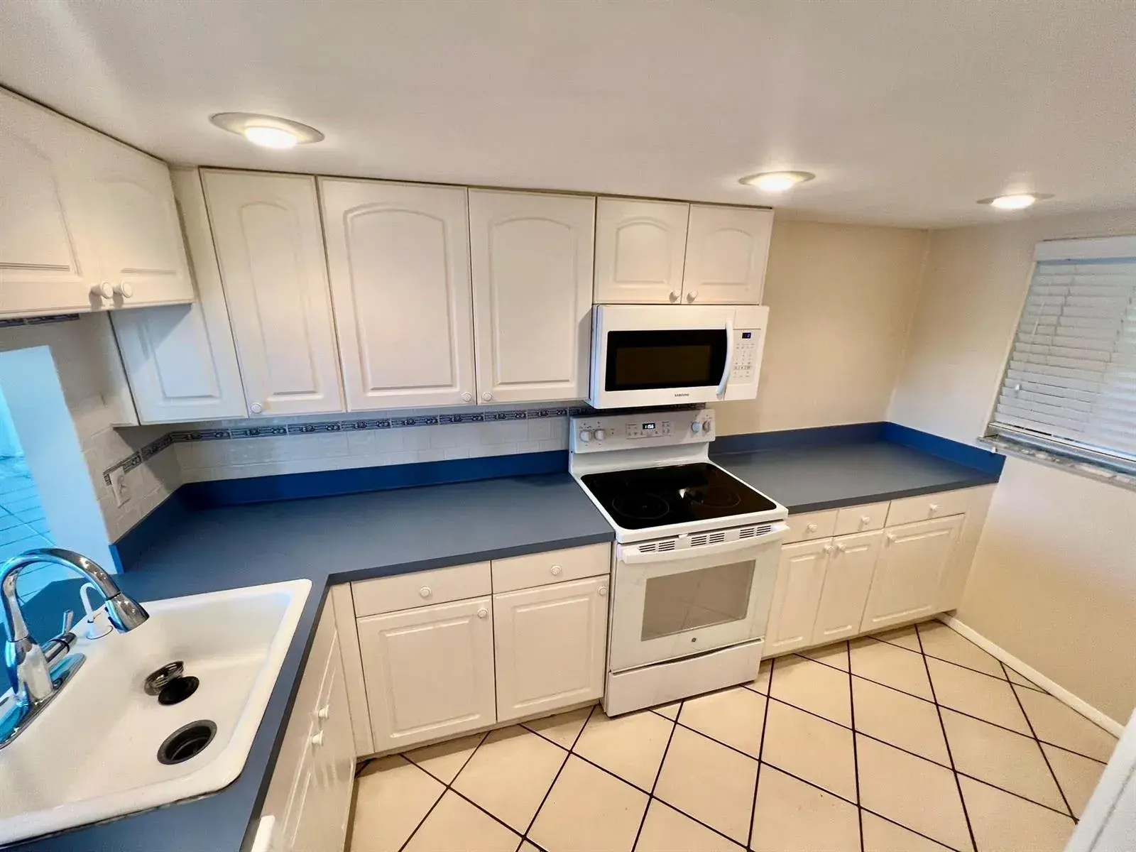9450 Poinciana Place # 416, Davie FL 33324