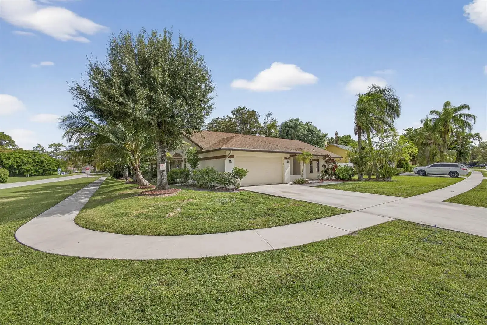 798 Blueberry Drive, Wellington FL 33414 photo 4
