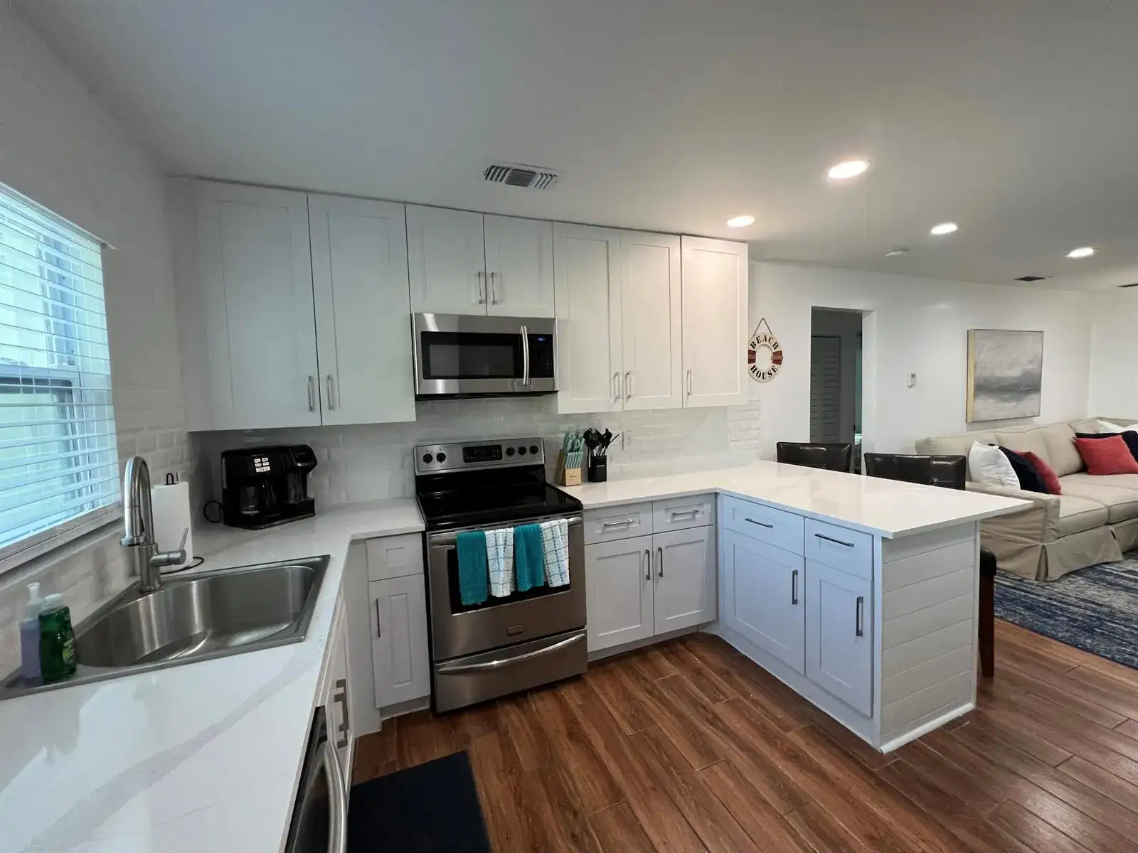 4104 GARDEN Avenue, West Palm Beach FL 33405 photo 2