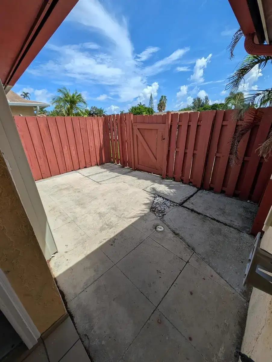 8599 CRATER Terrace, West Palm Beach FL 33403 photo 3