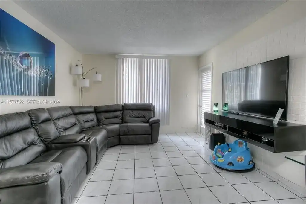 5665 W 20TH Avenue # 301, Hialeah FL 33012