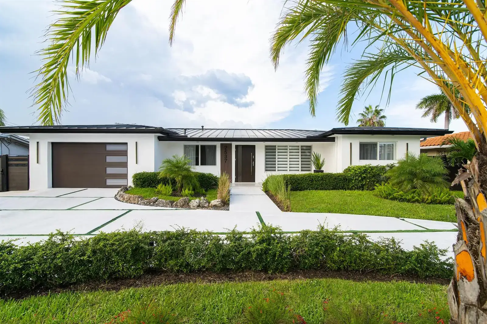 2537 SE 10TH Court, Pompano Beach FL 33062 photo 2
