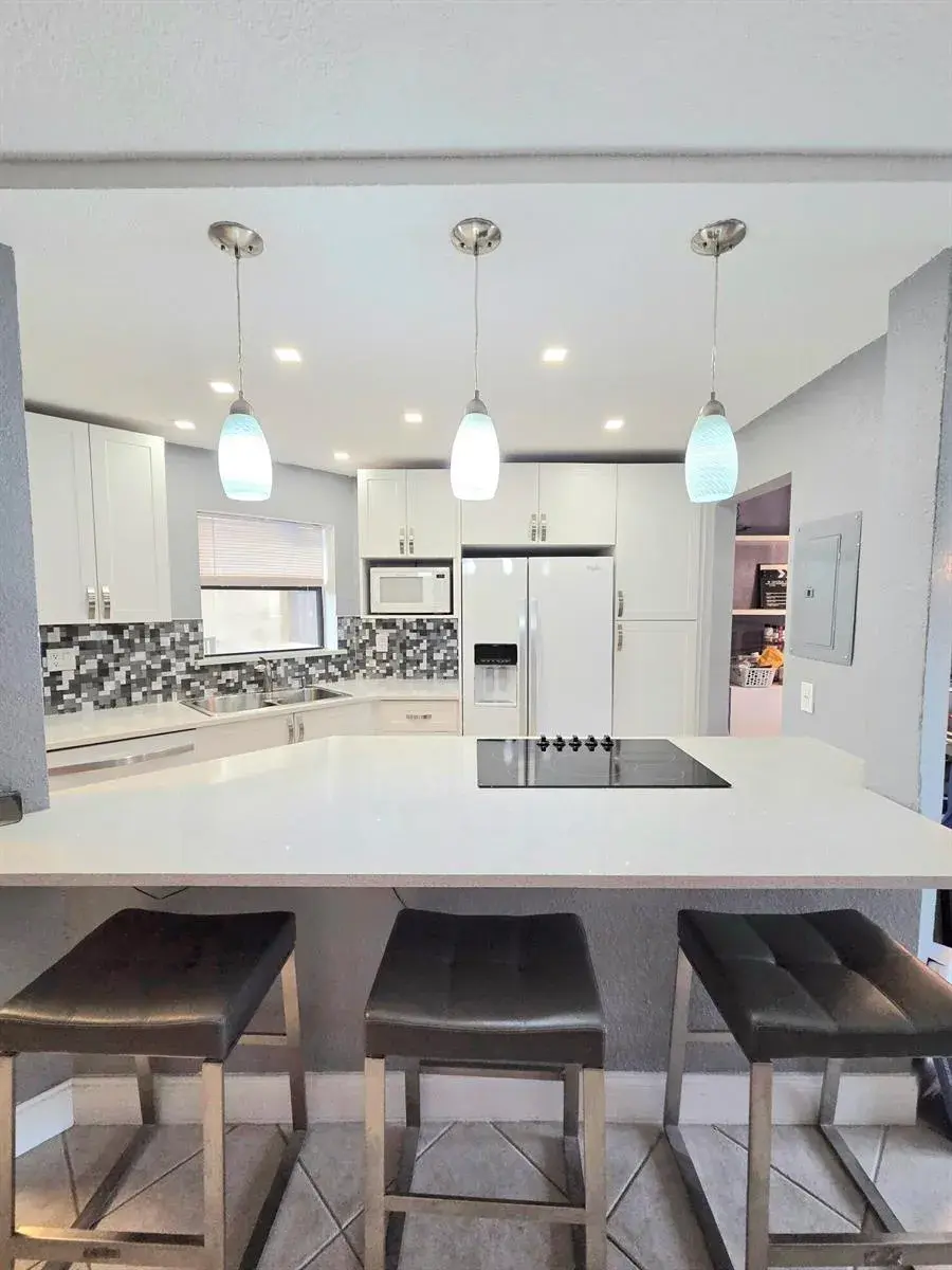 6655 W Broward Boulevard # 203, Plantation FL 33317