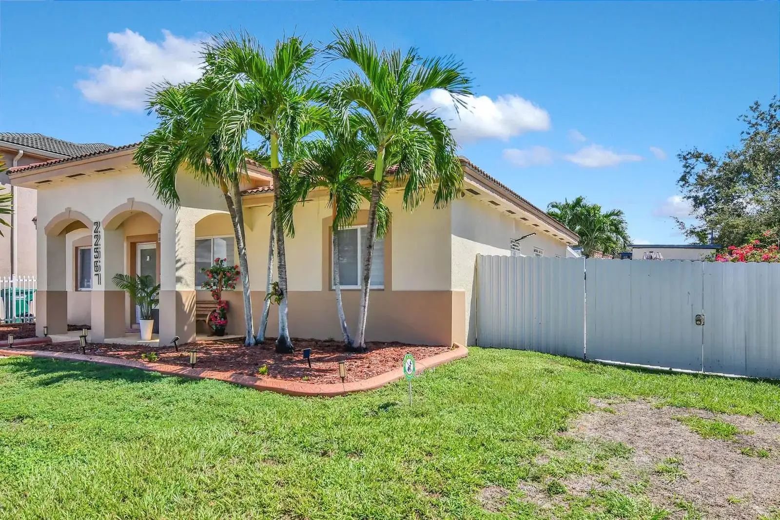 22567 SW 102ND Path, Cutler Bay FL 33190 photo 2