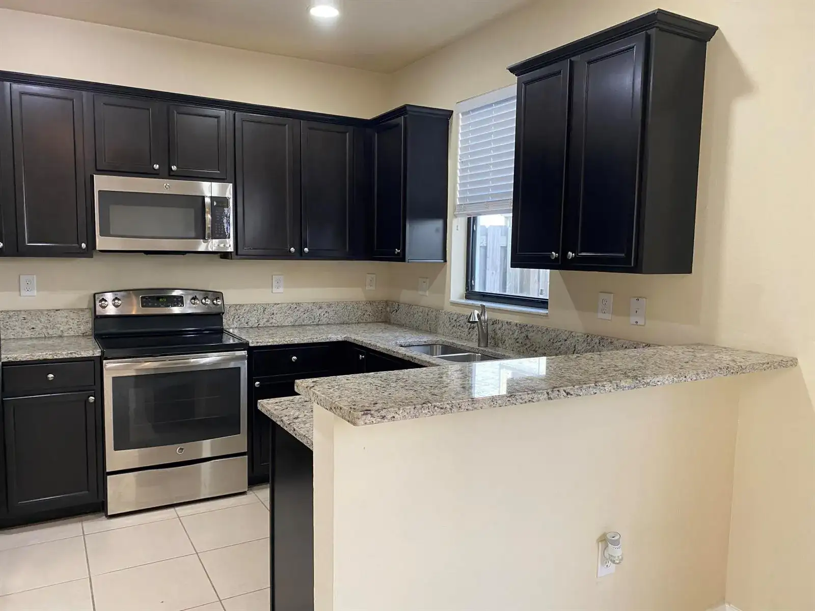 11269 NW 88TH Street, Doral FL 33178 photo 4