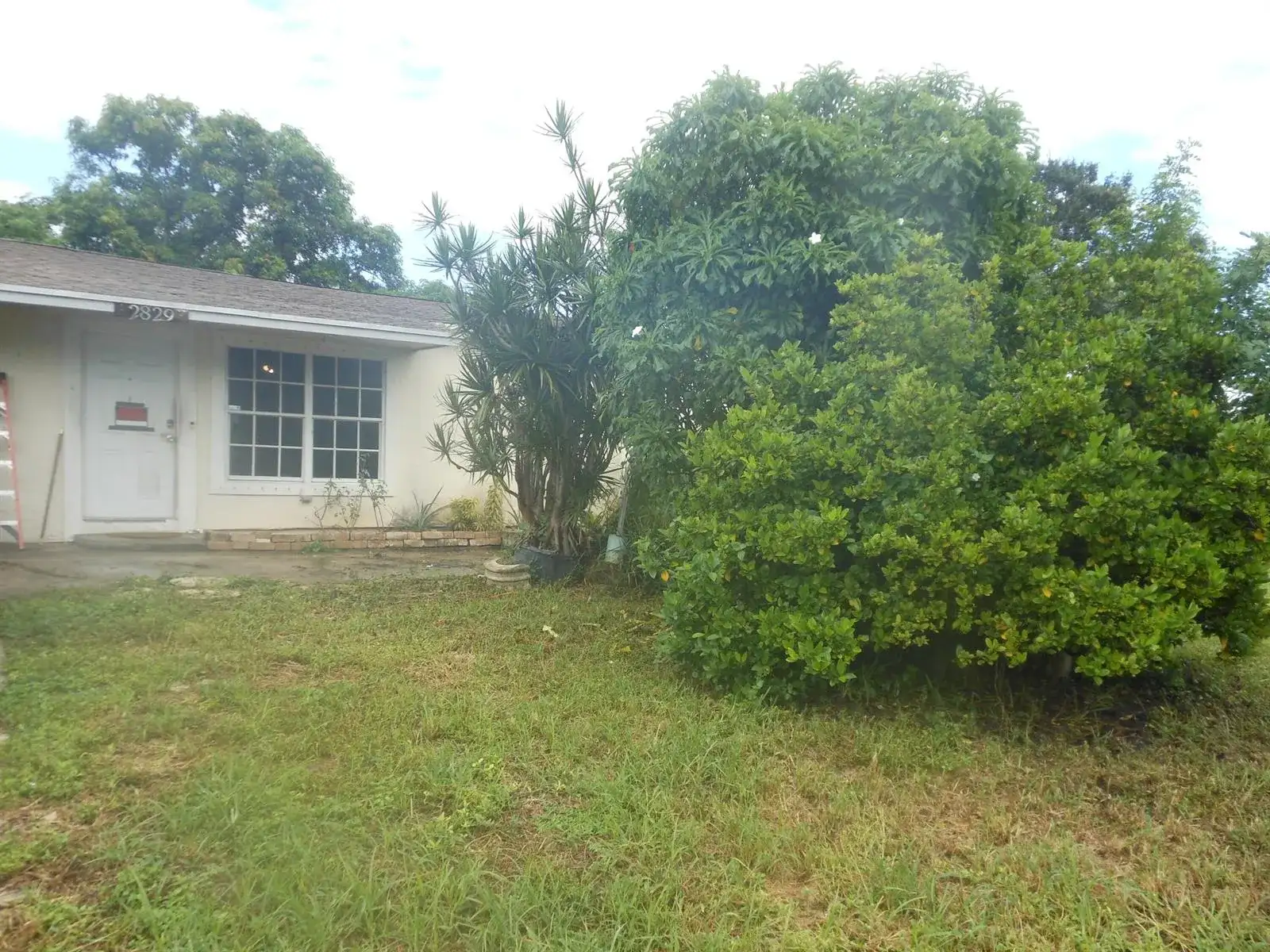 2829 SHAWNEE Road, West Palm Beach FL 33406 photo 2