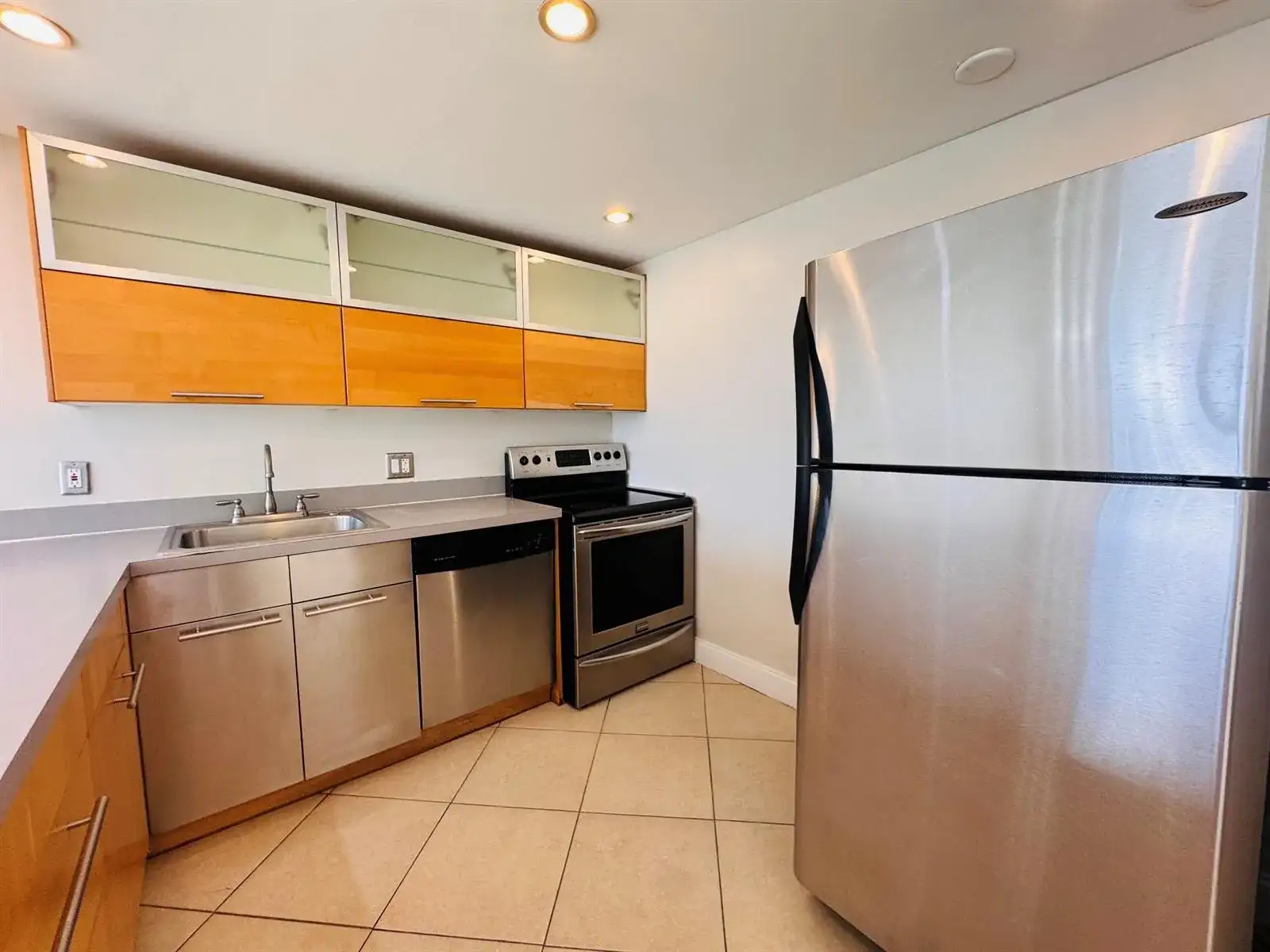 500 EXECUTIVE CENTER Drive # 4A, West Palm Beach FL 33401 photo 3