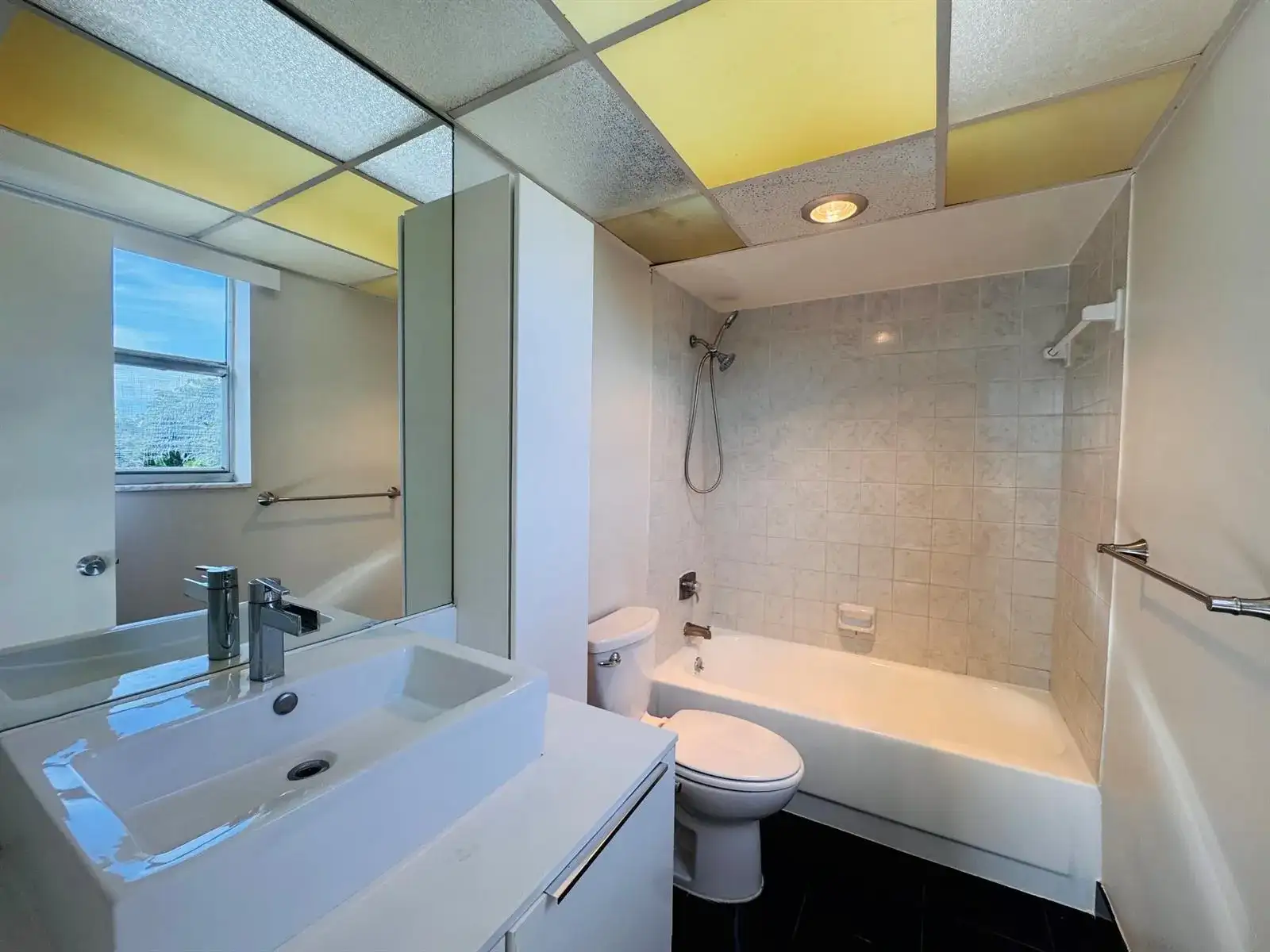 500 EXECUTIVE CENTER Drive # 4A, West Palm Beach FL 33401 photo 4