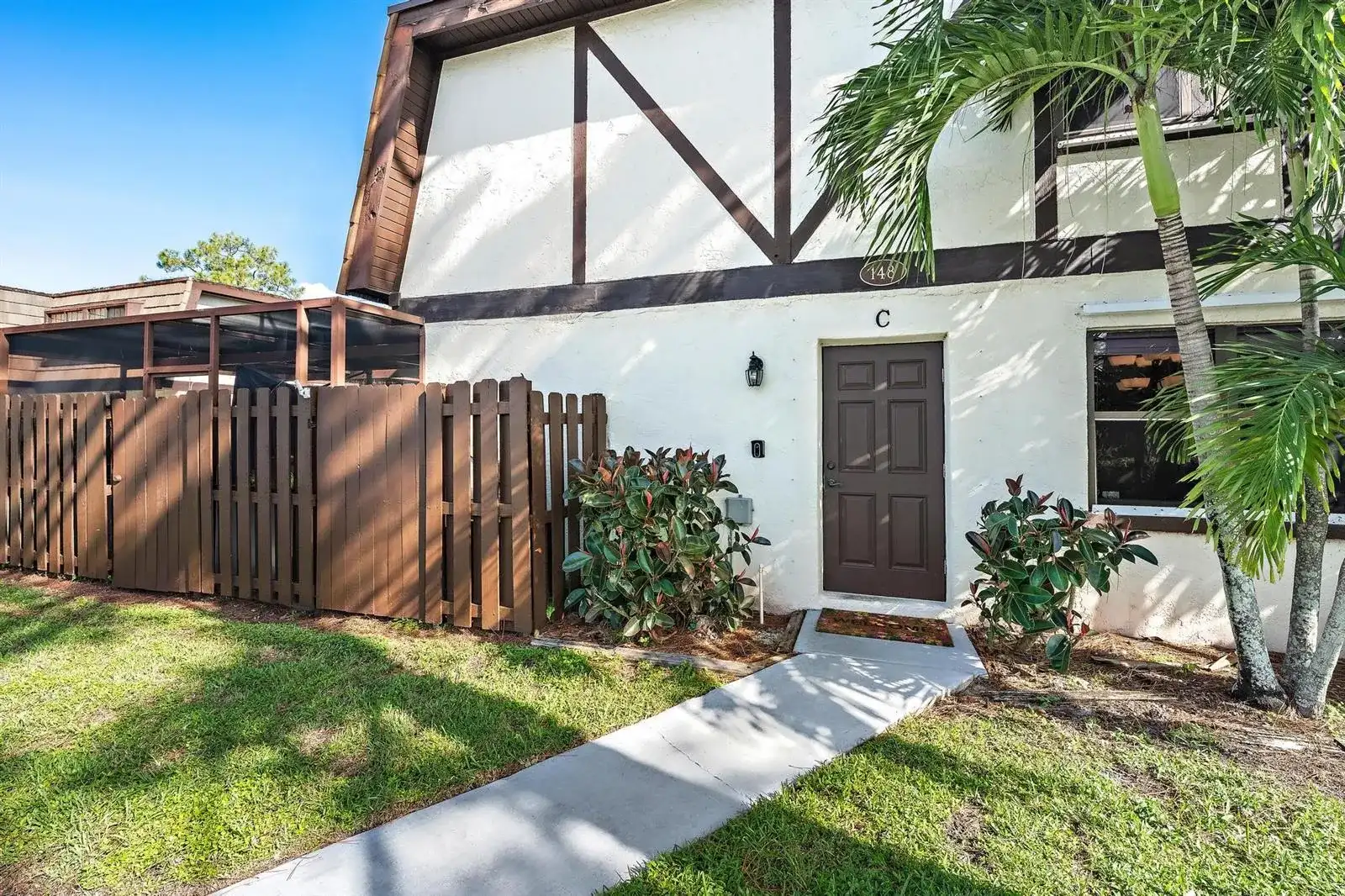 148 WEYBRIDGE Circle # C, Royal Palm Beach FL 33411