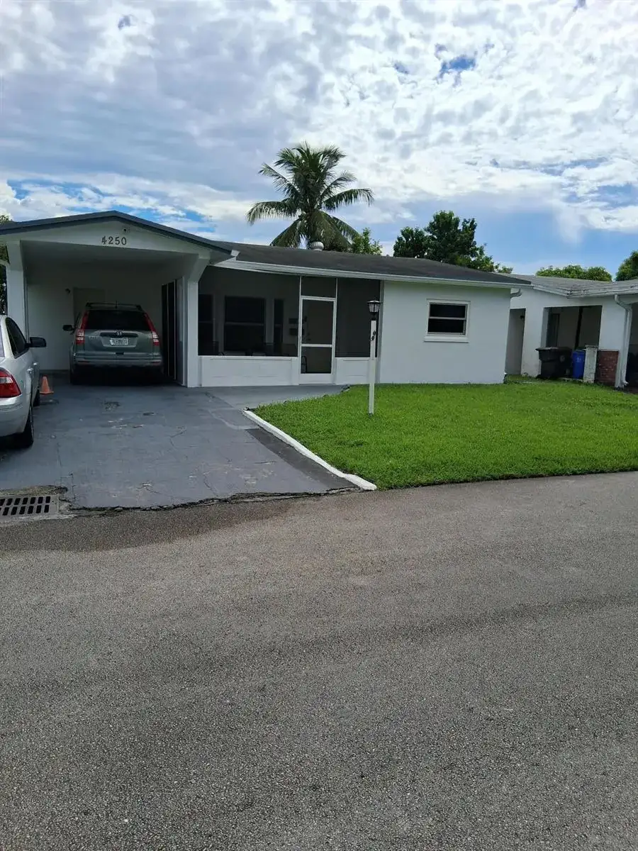 4250 NW 49TH Terrace, Lauderdale Lakes FL 33319 photo 2