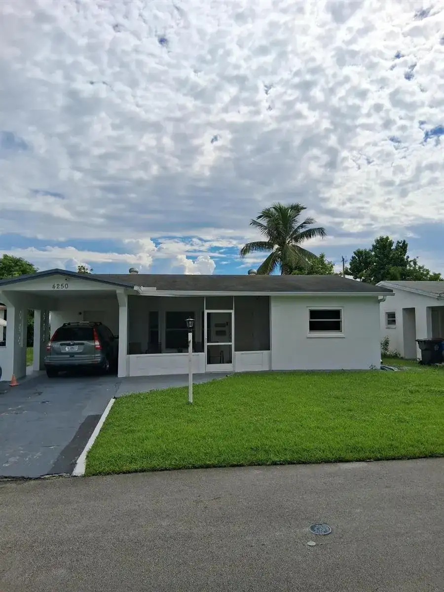 4250 NW 49TH Terrace, Lauderdale Lakes FL 33319 photo 4