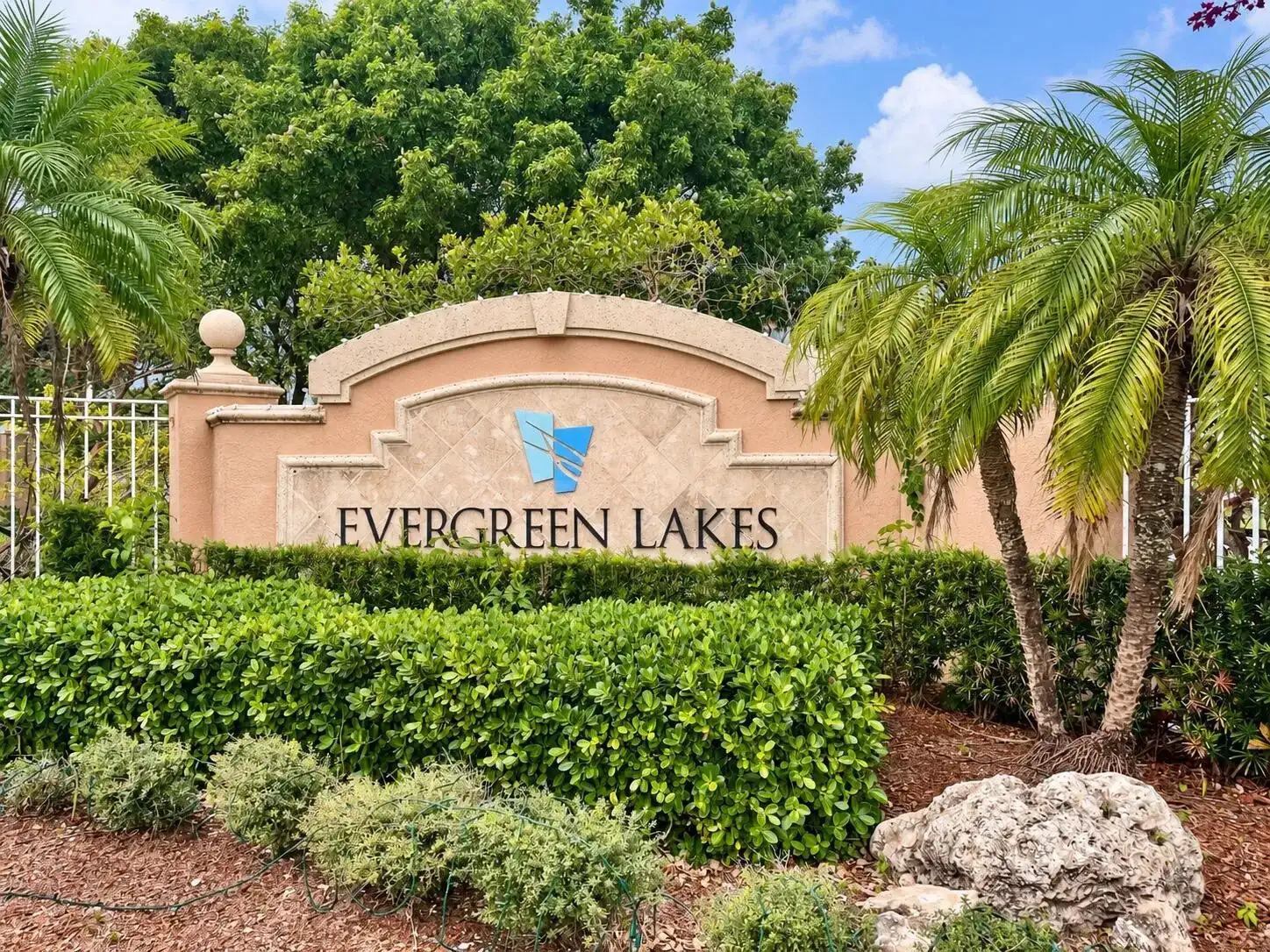 5021 Wiles Road Apt 301, Coconut Creek FL 33073