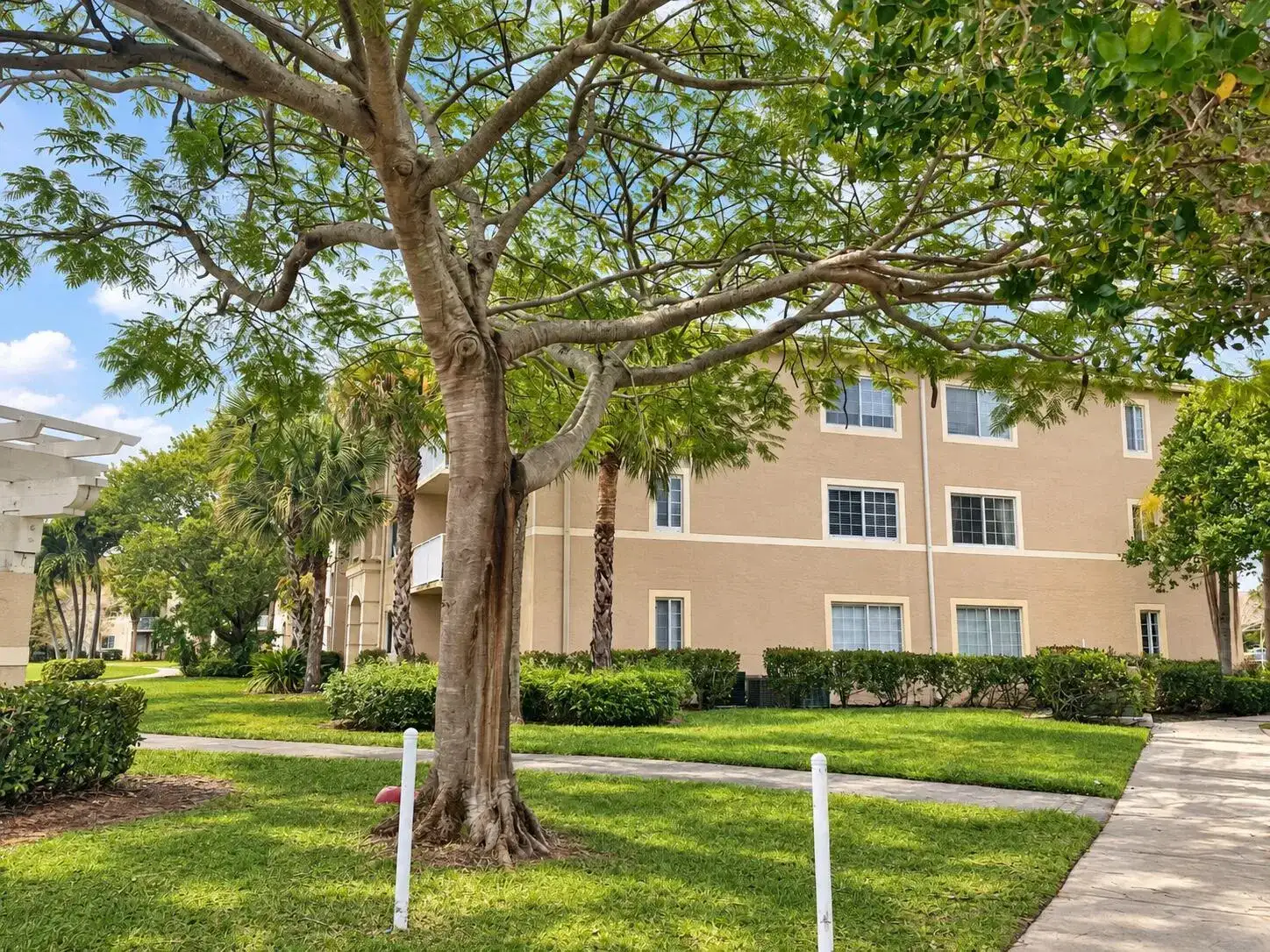 5021 Wiles Road Apt 301, Coconut Creek FL 33073 photo 3
