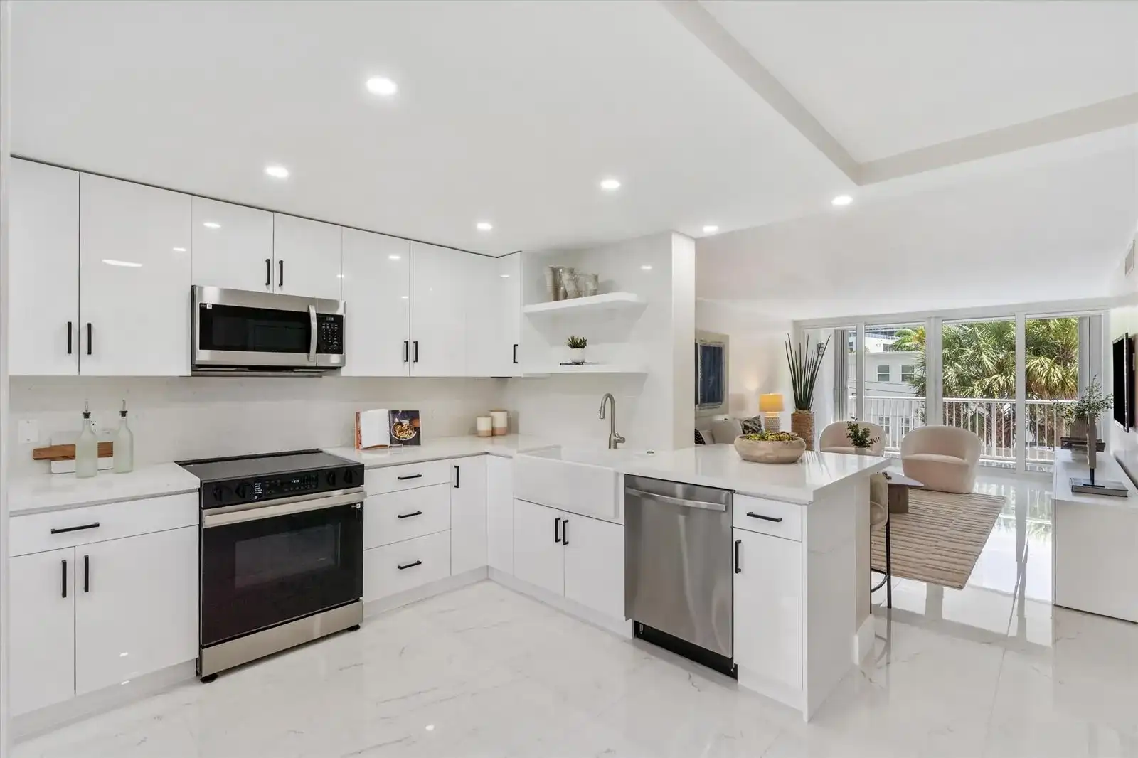 2200 NE 33rd Avenue # 2J, Fort Lauderdale FL 33305
