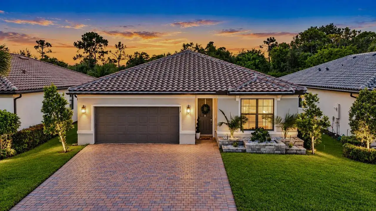 532 SE Villandry Way, Port St. Lucie FL 34984