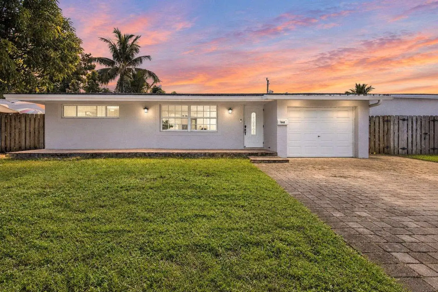 7640 SUNSET STRIP, Sunrise FL 33322 photo 2