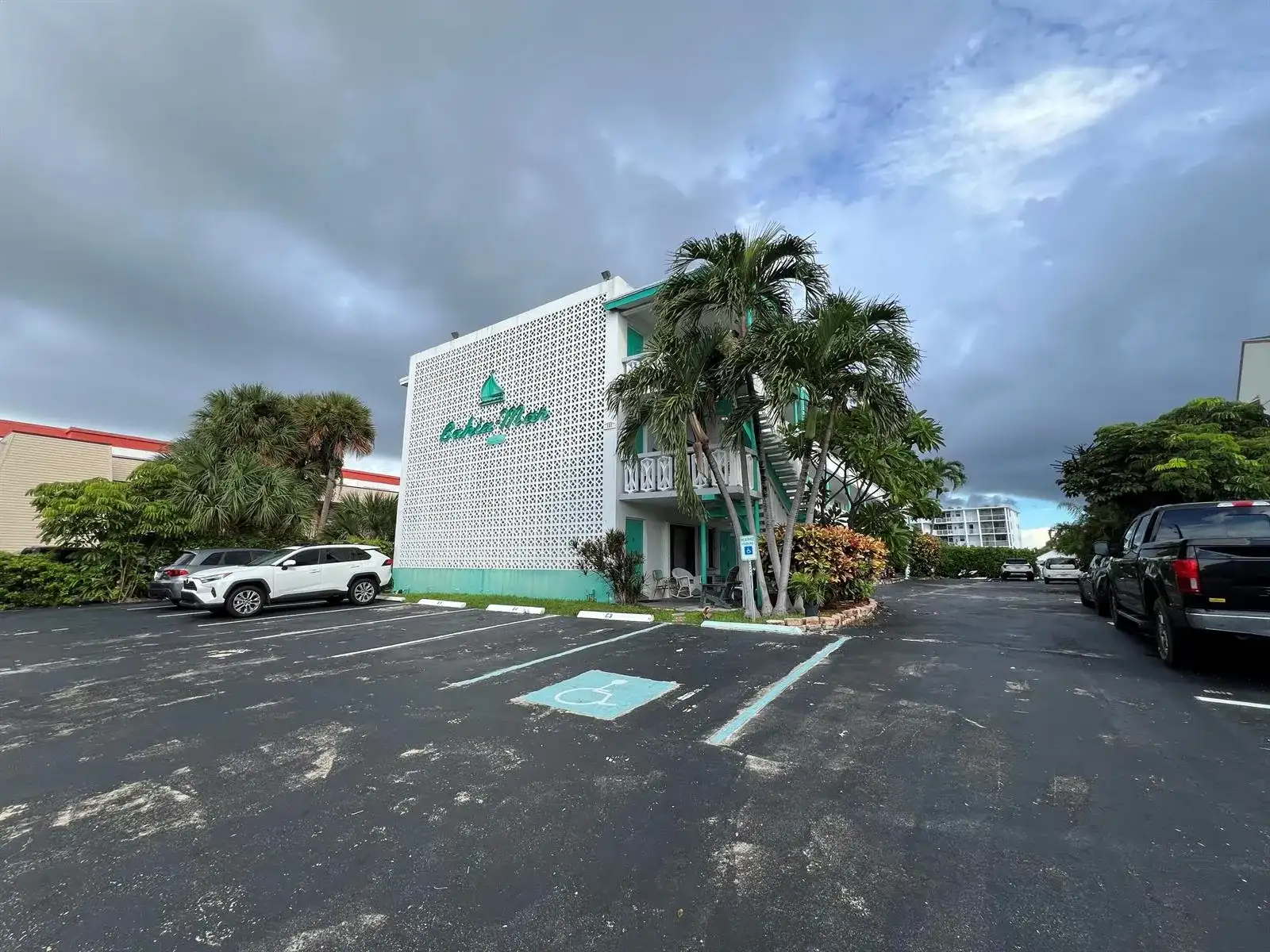 131 SHORE Court # B4, North Palm Beach FL 33408