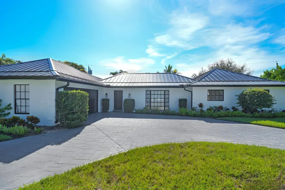 7 SE Paddock Circle, Jupiter FL 33469