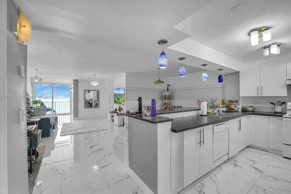 6450 COLLINS Avenue # 704, Miami Beach FL 33141