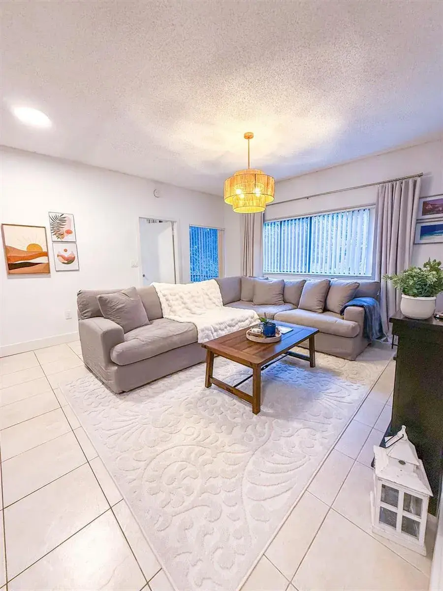 2445 SW 18TH Terrace # 504, Fort Lauderdale FL 33315