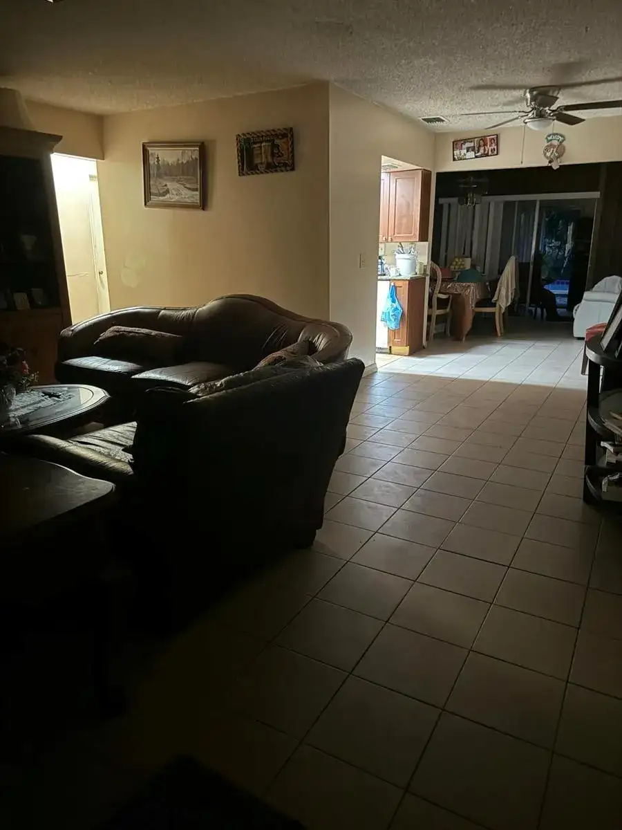 433 SW 10TH Avenue, Boynton Beach FL 33435 photo 4
